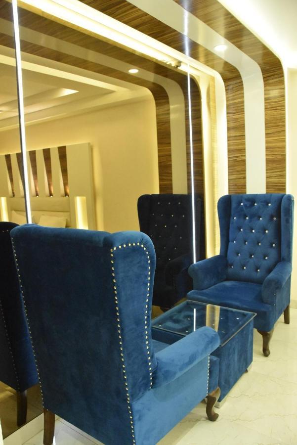 Hotel Aman Continental - 2Mins From Railway Station And 5 Mins From Metro Nueva Delhi Exterior foto