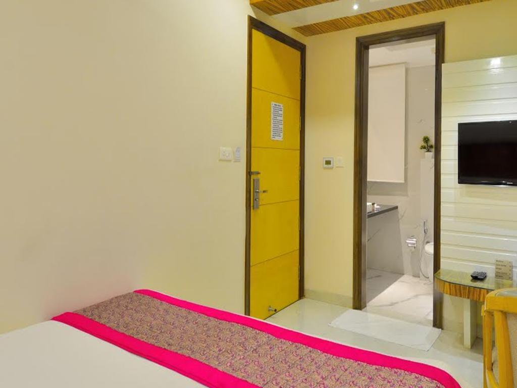 Hotel Aman Continental - 2Mins From Railway Station And 5 Mins From Metro Nueva Delhi Exterior foto