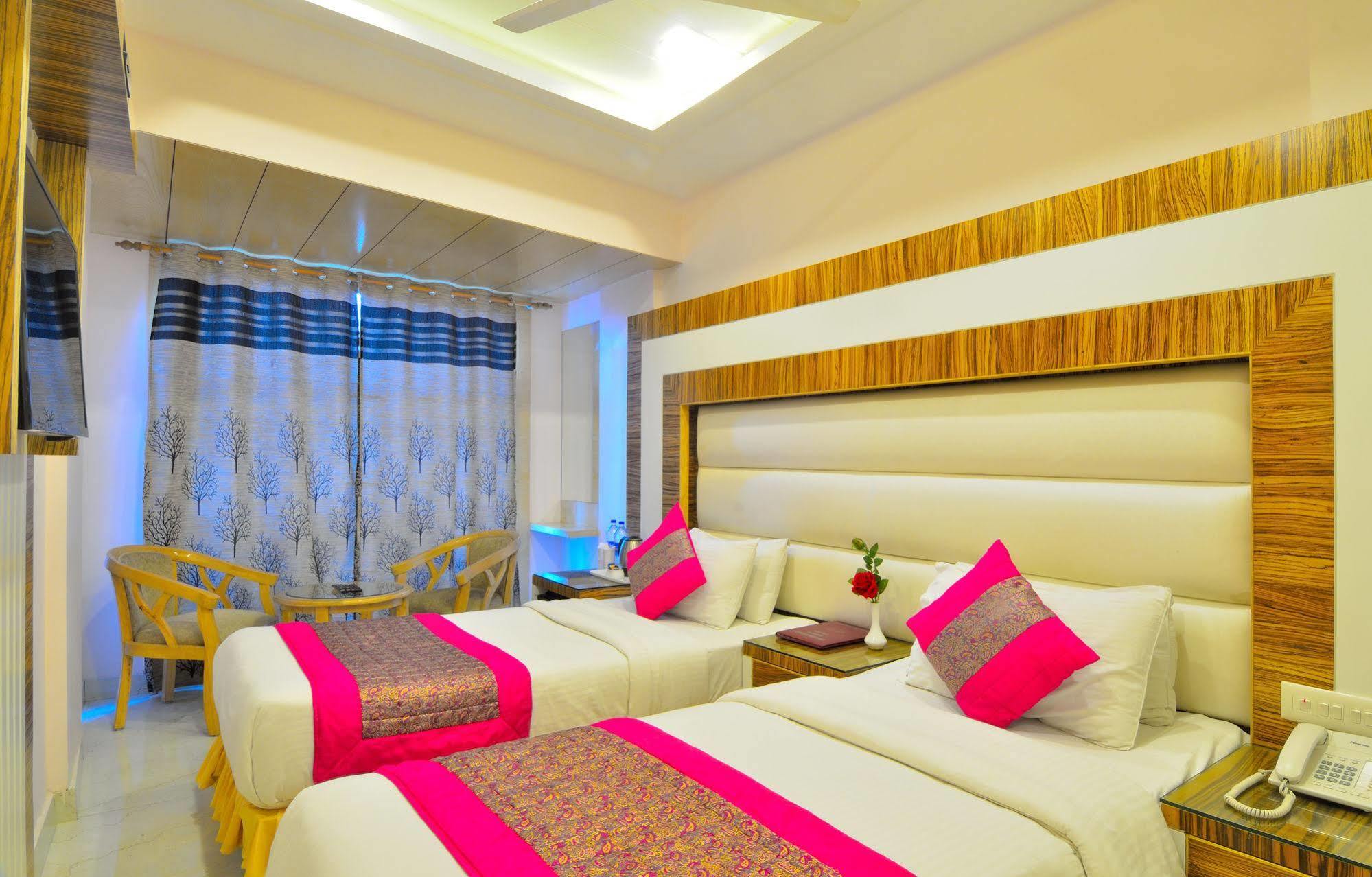 Hotel Aman Continental - 2Mins From Railway Station And 5 Mins From Metro Nueva Delhi Exterior foto