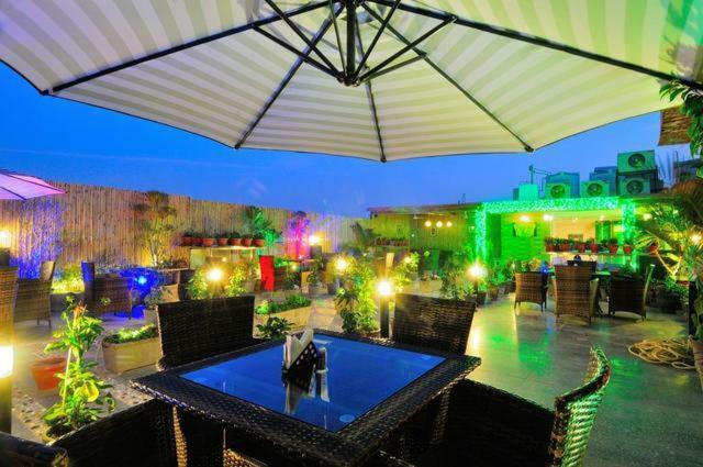 Hotel Aman Continental - 2Mins From Railway Station And 5 Mins From Metro Nueva Delhi Exterior foto